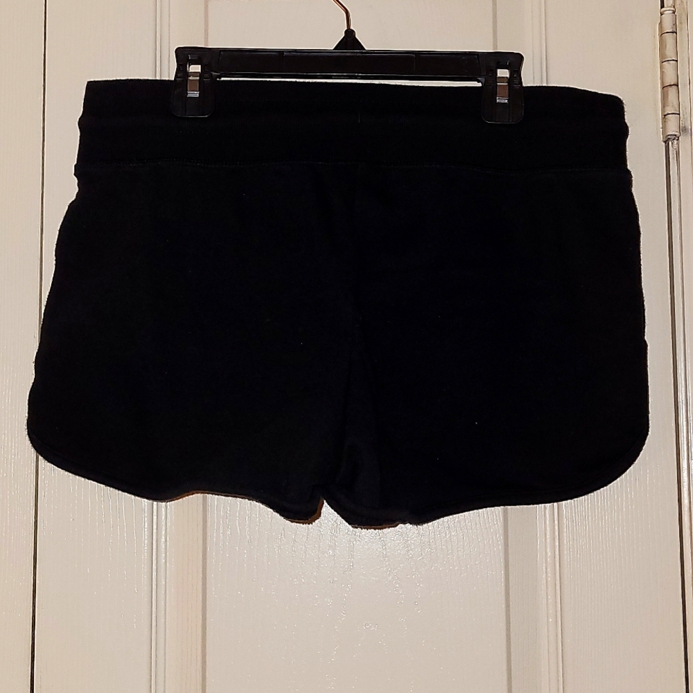 Small Reebok shorts - Picture 2 of 2